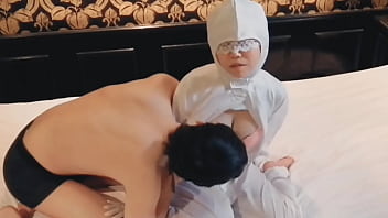 半導体製造工場勤務の巨乳人妻検査員のおっぱいを揉んで手マンする。home made amateur 個人撮影 kawasaki jk