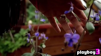 Cute sexy babes show their sensual bodies at a photo session