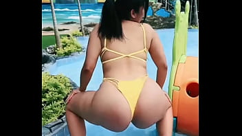 Culona Moviendo El Culo thumbnail