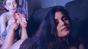 Wanna suck this pretty toes