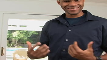 Alysa gap is barefoot and ready get fucked