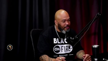 Foi oficial de casamento em uma intervista com direito ate o martelete