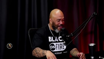 Foi oficial de casamento em uma intervista com direito ate o martelete