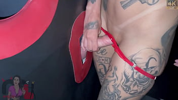 O maior corno do brasil as vezes come alguém dessa vez foi no gloryhole com a alerquina