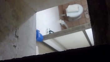 Abuela saliendo de la ducha