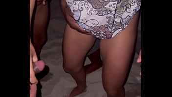 Belinha e sua busca por pirocas fez dogging na praia do abricó