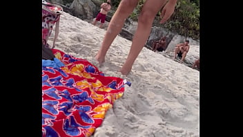 Belinha e sua busca por pirocas fez dogging na praia do abricó