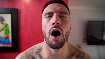 Trio con la embarazada alicia trece la llenamos todos sus agujeros y la bañamos en nuestra leche