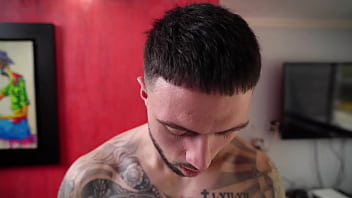 Trio con la embarazada alicia trece la llenamos todos sus agujeros y la bañamos en nuestra leche