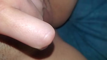 No aguanto las ganas de tocarme pensando en una verga grande y dura