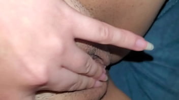 No aguanto las ganas de tocarme pensando en una verga grande y dura