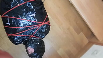 2025 11 08 larve sophie momifiee et soumise