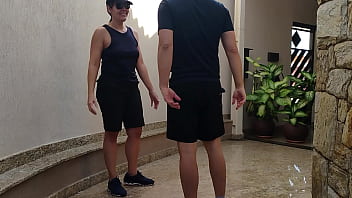 Garota sapatão perdeu aposta no futebol não pagou e teve que dar para o amigo mecânico