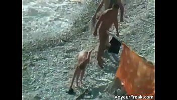 A floating blowjob voyeur cam