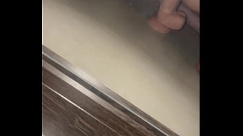 Sentando no consolo grande