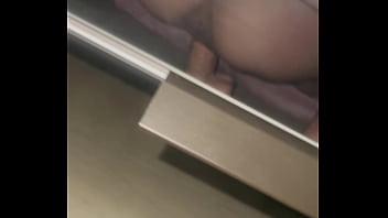 Sentando no consolo grande