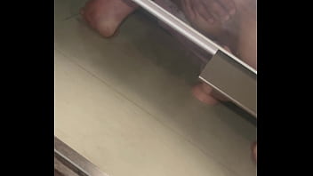 Sentando no consolo grande