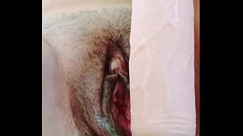 Sabrosa masturbación con este enorme consolador 2 veces me corrí tienes que ver mi rica leche