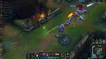 Novinho rolando em meio a putaria