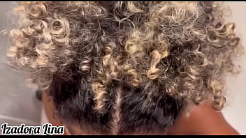 Chupei um estranho casado dentro do banheiro da academia da minha cidade e ainda levei ele pra casa e fuder minha buceta