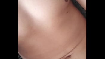 Batendo Uma Sozinho No Sofá De Casa thumbnail