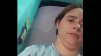 ¿qué hay debajo de la remera mirá bien ¿qué hay debajo de la remera mirá bien