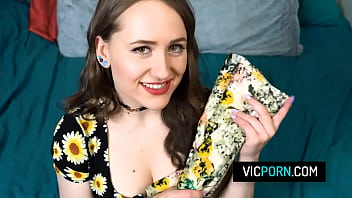 Horny babe pleasure herself by playing with her pussy in asrm style