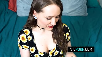 Horny babe pleasure herself by playing with her pussy in asrm style