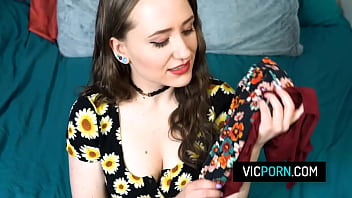 Horny babe pleasure herself by playing with her pussy in asrm style