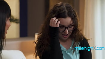 Hot babe teaches shy & innocent teen stepsis