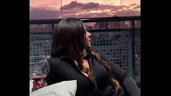 Comi gostoso a casadinha safada e muito gostosa mulher do meu chefe fui na casa do meu chefe chegando lá a esposa gostosa ficou doida pelo meu pau fudemos muito