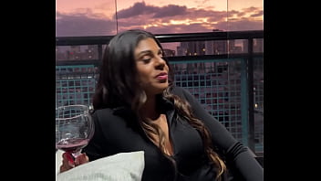 Comi gostoso a casadinha safada e muito gostosa mulher do meu chefe fui na casa do meu chefe chegando lá a esposa gostosa ficou doida pelo meu pau fudemos muito