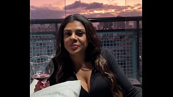 Comi gostoso a casadinha safada e muito gostosa mulher do meu chefe fui na casa do meu chefe chegando lá a esposa gostosa ficou doida pelo meu pau fudemos muito