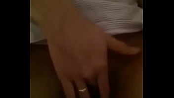 Magrinha na siririca