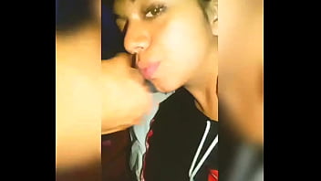 Kendhal esperando su lechita