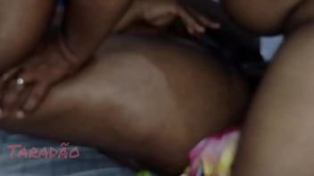 Gozando no rabo da preta