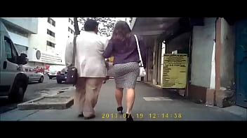 Chavita Culona En Falda Y Tacones thumbnail