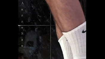 Quitándome Los Calcetos Para Ti Para Enseñarte Los Pies Y El Rabo Anzzosan thumbnail