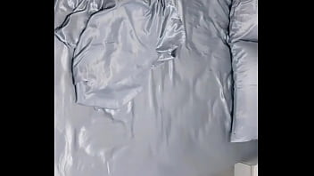 O corno leva a bruna para dar para um fã ela deu gostoso e gozou de verdade de agora em diante ela vai sair com um fã pelo menos uma vez por mês você pode ser o próximo