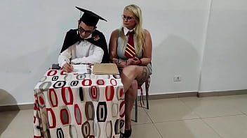Madrasta é fudida pelo entiado antes da festa de formatura veja no fechado do xrd ou assina o fechado do sheer