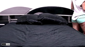 Amigo gostoso veio me fude a minha ppk em casa