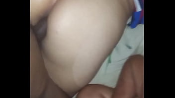 Sexo anal marido cornudo gusta chupar la vagina gozada mientras en amante la coje por el culo