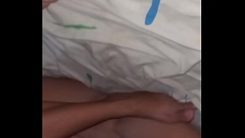 Sexo anal marido cornudo gusta chupar la vagina gozada mientras en amante la coje por el culo