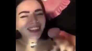 Amiga do trabalho mamou ate sair leitinho