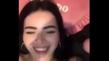 Amiga do trabalho mamou ate sair leitinho