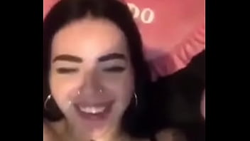 Amiga do trabalho mamou ate sair leitinho