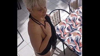Coucou toi envie de découvrir une milf sans tabou qui aime le sexe