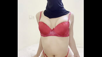 Hijab arab girl showing big tits juicy boobs sexy busty titties niqab muslim babe