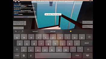 Elf hoe makes me nut in her mouth