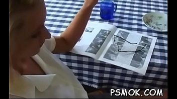 Lovable diva is sex toy her tight cuchy hole